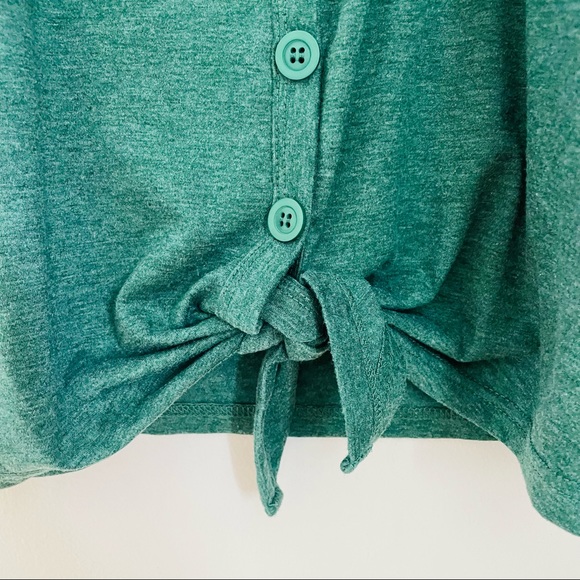 Green Tie Front Button Down Tank Top - Picture 6 of 13